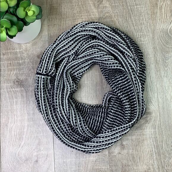 CALVIN KLEIN Women's Knit Black White Metallic Infinity Scarf - Picture 1 of 7